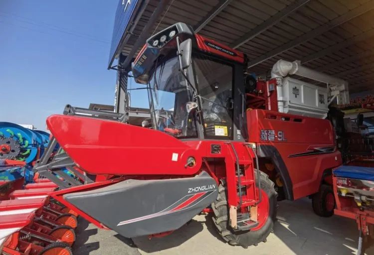 為用戶創(chuàng)造價(jià)值 新生代經(jīng)銷商攜手中聯(lián)收獲共發(fā)展 為用戶創(chuàng)造價(jià)值 新生代經(jīng)銷商攜手中聯(lián)收獲共發(fā)展(圖2)