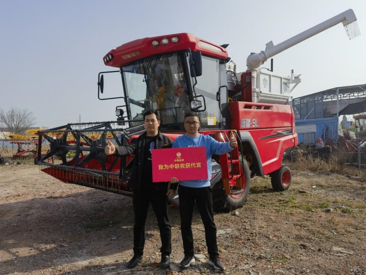 中聯(lián)收獲經(jīng)銷商的堅(jiān)守:永保服務(wù)品質(zhì) 延續(xù)品牌榮耀 中聯(lián)收獲經(jīng)銷商的堅(jiān)守:永保服務(wù)品質(zhì) 延續(xù)品牌榮耀(圖1)